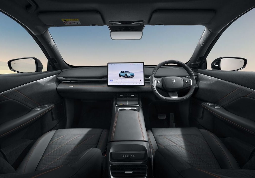 Deepal S05 interior in Black